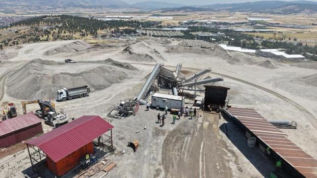 Deprem sonrası dev ekonomik hamle! Kahramanmaraş'ta 200 bin metreküp paraya dönüştü