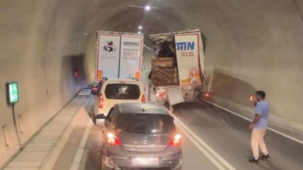 Tünel içindeki zincirleme kazada 1 kişi hayatını kaybetti