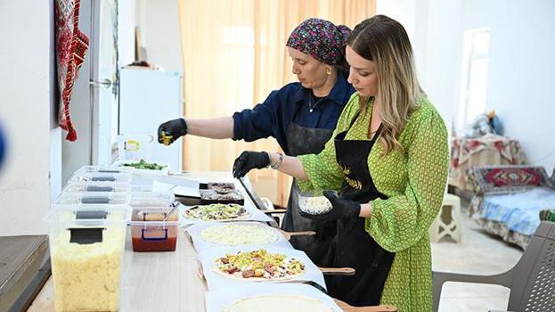 'Köyde pizza mı olur?' dediler, tarlaya giden köylülerden şehir dışından gelenlere kadar herkesin gözdesi oldu!