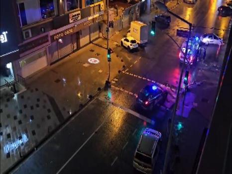 Arnavutköy'de otomobil ile motosiklet çarpıştı: Kaza anında kameralar kayıttaydı
