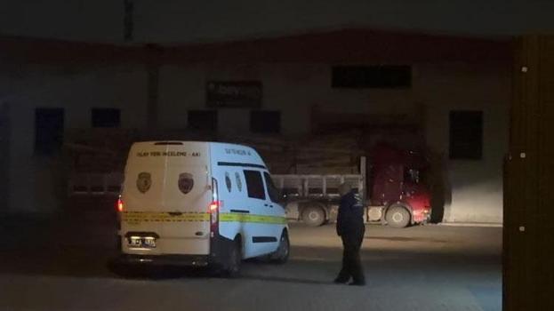 Makineye sıkışan işçi hayatını kaybetti