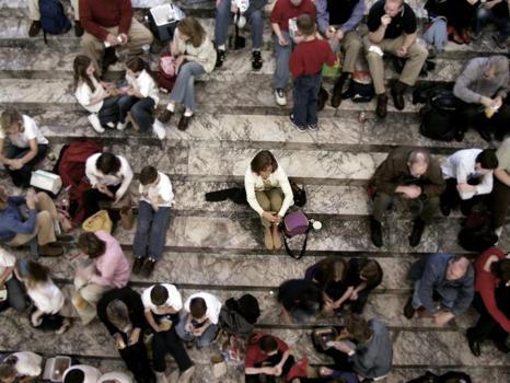 Yalnızlık ekonomisi mi, özgürlük mü?: Büyükşehirlerde ‘tek başına sosyalleşme’ trendi nasıl patlama yaptı?