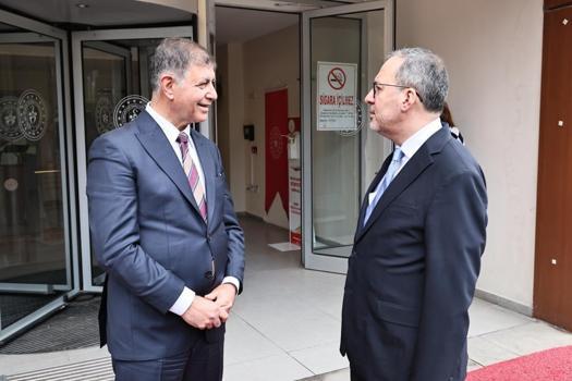 Kasapoğlu, Cemil Tugay ile ilgili konuştu: Siyasette kapılar peşinen kapanmaz