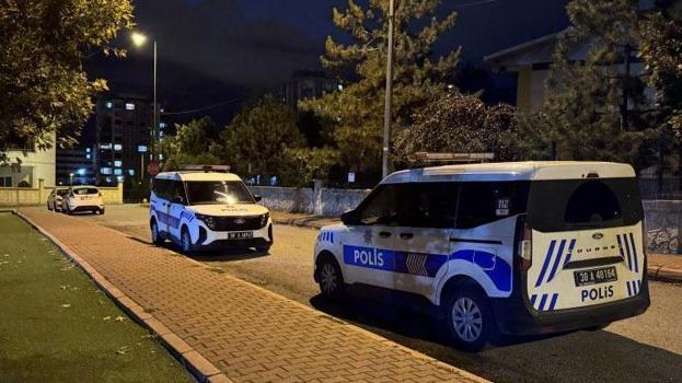 Bıçaklı kavgaya karışan şüpheliler eşyalarını bırakıp kaçtı