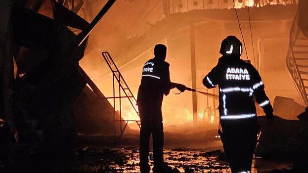 Sebze halindeki yangında 22 iş yeri zarar gördü
