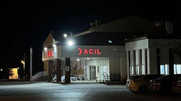 Otomobil ile motosikletin çarpışması sonucu sürücü yaralandı