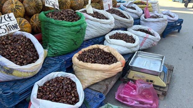 Kış aylarının vazgeçilmez lezzeti kestane tezgahlara düştü! Geçen yıl 150 liraydı bu sene fiyatı tuzlu
