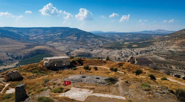 255 basamak çıkılıyor, manzarası büyülüyor: Kilis’in gizli kalmış kalesi