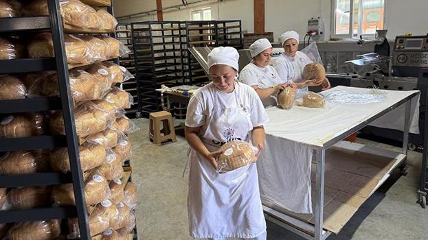 7 yıllık mayayla günlük 2 bini aşkın ekmek üretiyor! Almak için kapıda sıraya giriyorlar