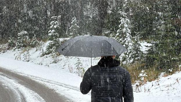 Lapa lapa kar yağdı yaylalar ve Kartalkaya beyaza büründü