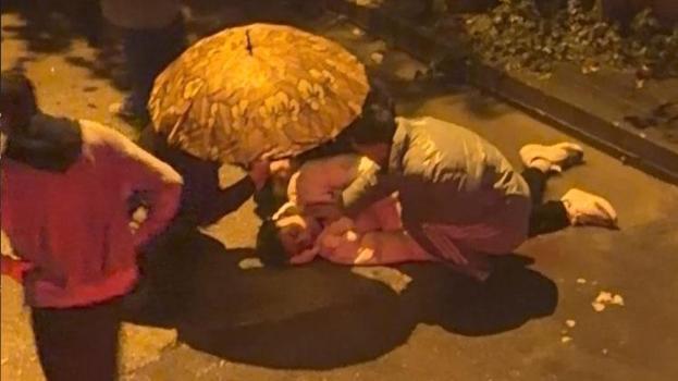 Kız meselesi yüzünden çıkan bıçaklı kavgada 1 kişi öldü