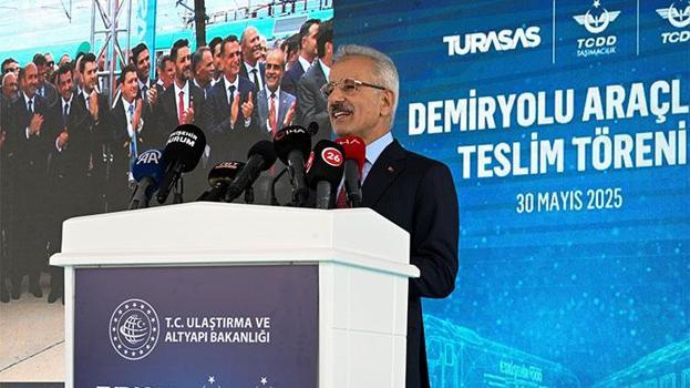 Bakan Uraloğlu duyurdu: Türkiye'den Tanzanya'ya 100 yük vagonu ihracatı