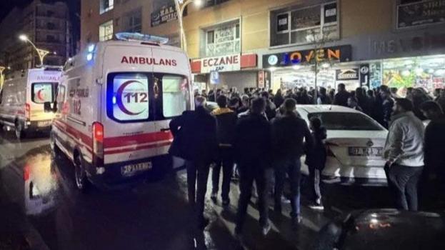 Yüksekova'da çıkan silahlı kavgada 3 kişi yaralandı