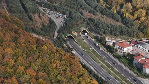 İstanbul-Ankara yolunda sonbahar büyüsü! Görenleri mest etti
