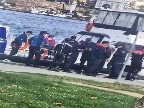 Fatih'te denizde erkek cesedi bulundu