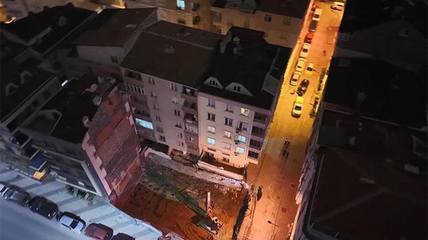 Bahçelievler'de gece yarısı dehşeti! İnşaat temeli çöktü, bitişikteki 2 bina tahliye edildi