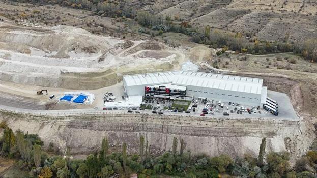Bentonit madenini işleyerek kedi kumu üreten firma Türkiye'ye 50 milyon dolar döviz kazandırıyor