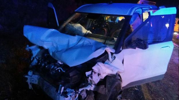 Ticari araç ile otomobilin çarpıştığı kazada 1 kişi öldü