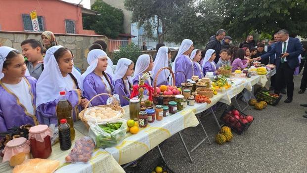 Aydın’da okul bahçesi pazara dönüştü: Öğrenciler satış yaptı