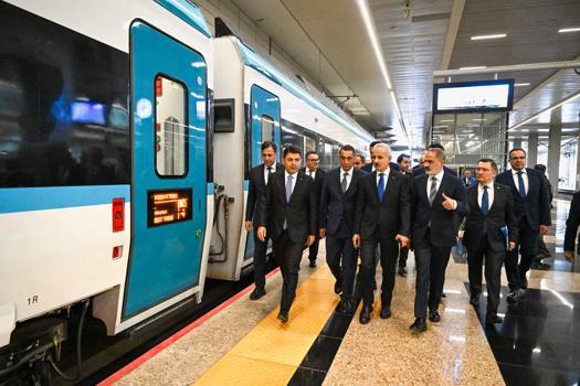 Bakan Uraloğlu Milli Hızlı Treni test etti: 2027'nin ilk çeyreğinde yolcu taşımaya başlaması hedefleniyor