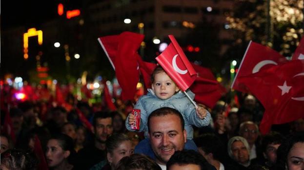 Bolu’da 29 Ekim Cumhuriyet Bayramı! Şehirde coşkulu fener alayı
