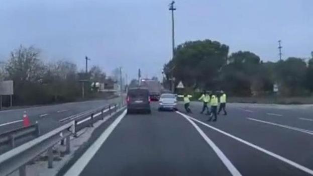 Trafiği birbirine kattı film gibi kovalamaca ile yakalandı