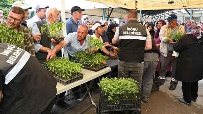 Eskişehir'de ücretsiz dağıtıldı! Vatandaşlar akın etti, hepsi dakikalar içinde tükendi