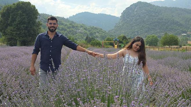 Adana'nın lavanta tarlaları fotoğraf çekim platolarına dönüştü!