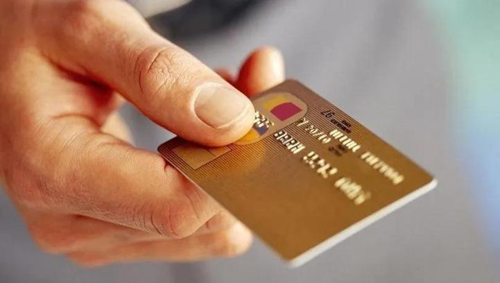Kredi kartı düzenlemesinde 180 derece değişiklik: Kimlerin limiti düşürülecek? O sektörde taksitlendirme kaldırılıyor!