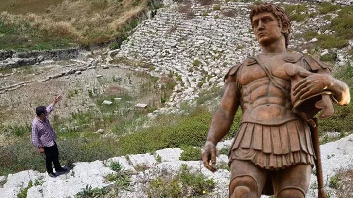 Adana'da Büyük İskender'in sırları aralanıyor! Magarsus antik kenti, tarihe ışık tutuyor