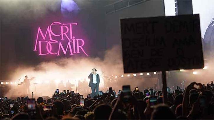 Adana Portakal Çiçeği Karnavalı'nda yeni rekor Mert Demir konserinden