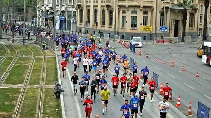 İzmir maratonu 2024 güzergahı! 21 Nisan İzmir maratonu nedeniyle kapalı yollar hangileri, saat kaçta? Maraton İzmir 2024 parkur
