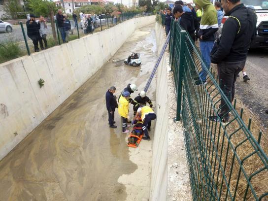 Tekirdağ'da elektrikli bisikletiyle nehir yatağına düşen kadın, yaralandı