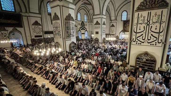 Arefe gününe özel namaz var mı? Kurban bayramı arefesinde kılınacak namaz hangisi, arefe günü teravih namazı kılınır mı?