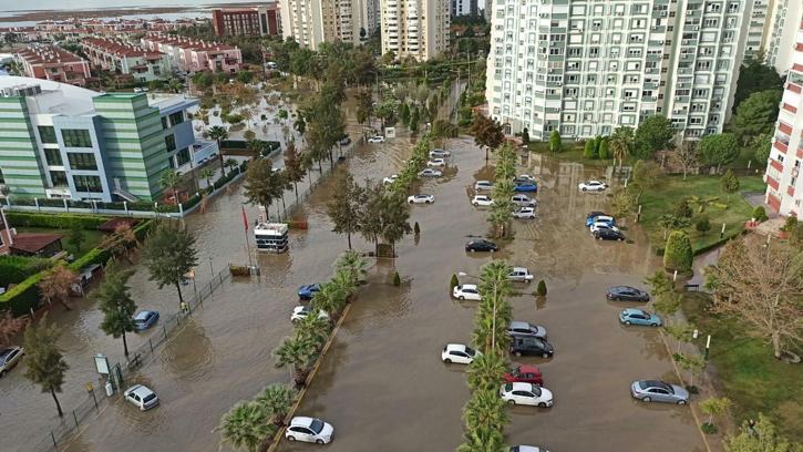 Aracında afetten oluşan değer kaybı için açtığı davadan tazminat çıktı