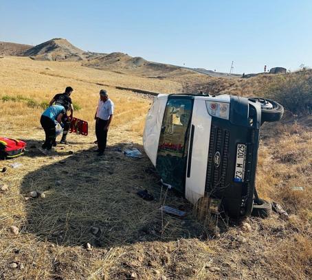 Şırnak'ta minibüs devrildi: 6 yaralı