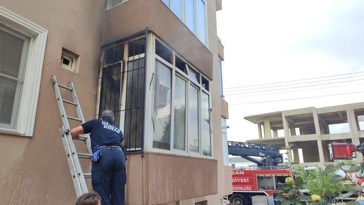 Edirne’de ev yangını; 1 itfaiye eri yaralandı, ev sahibi ve annesi fenalaştı