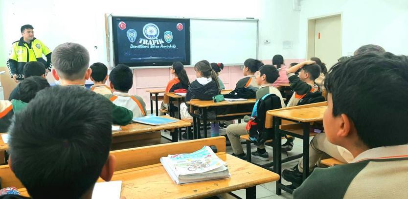 Turhal’da öğrencilere trafik eğitim semineri