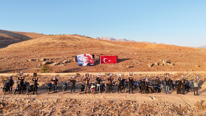 Motosikletli grup Cudi Dağı’nda Ata’yı andı