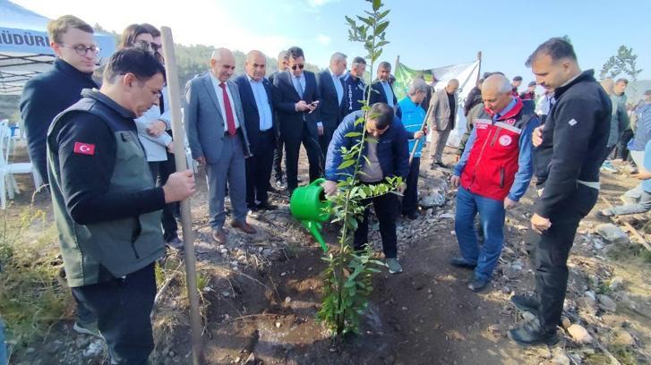 Bahçe’de 6 bin 500 fidan toprakla buluşturuldu