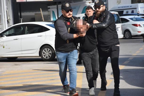 Seferihisar'da 3 polis memurunun yaralandığı olayın şüphelileri adliyede