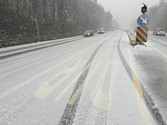 Bolu Dağı ile Kocaeli ve Sakarya'nın yüksek kesimlerinde kar etkili oldu