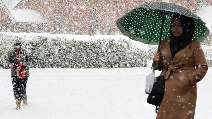 Lapa lapa yoğun kar yağışı yurdu etkisi altına alıyor! Meteoroloji bölgeleri ve şehirleri tek tek uyardı