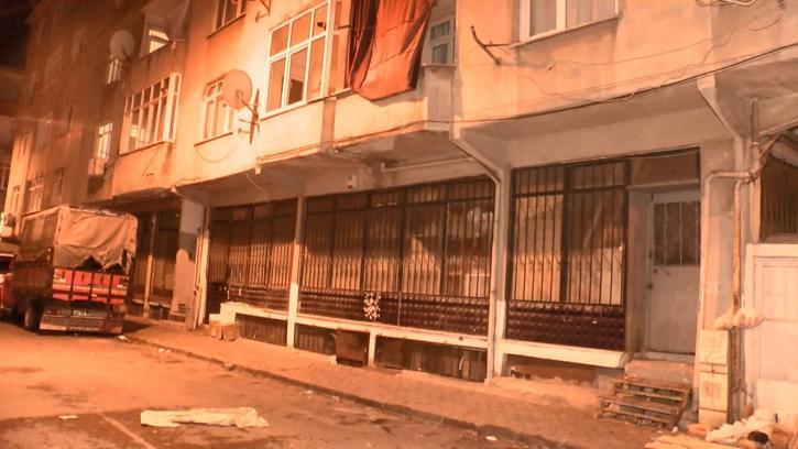 Esenler'de 6 katlı bina, kolonlarından ses geldiği iddiasıyla tahliye edildi