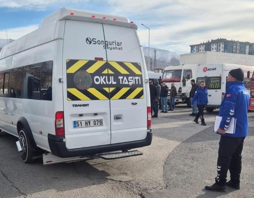 Niğde'de servis araçları denetlendi