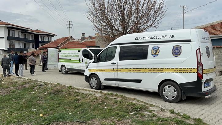 Oğlunu evde ölü buldu