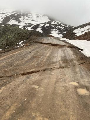 Kayseri'de sağanak nedeniyle yol çöktü
