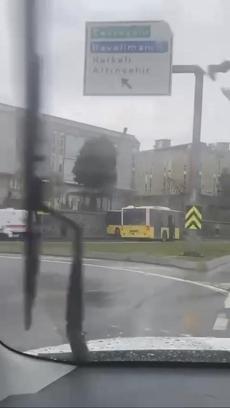İstanbul - Başakşehir’de İETT otobüsü duvara çarptı: 5 yolcu yaralandı