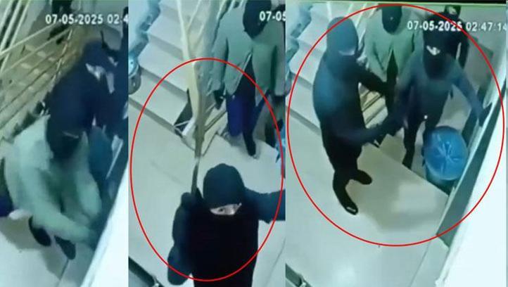 Kar maskeli 4 saldırgan çekiç, balta ve levyelerle husumetlilerinin kapısını parçalayıp kaçtı