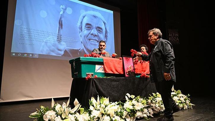 Ali Özgentürk son yolculuğuna uğurlandı: Adana'da duygusal törenle toprağa verildi
